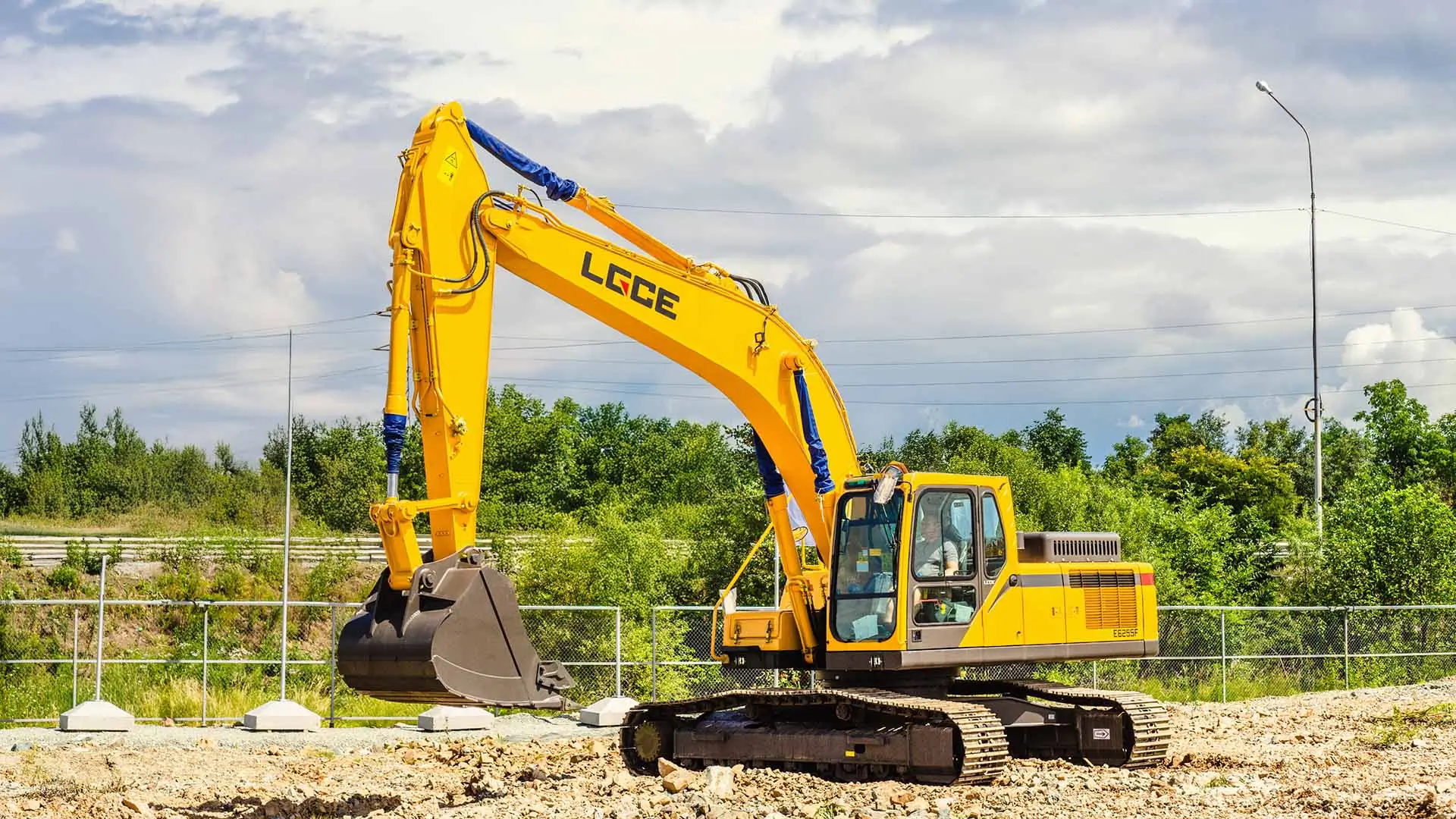 Гусеничный экскаватор LGCE 6255